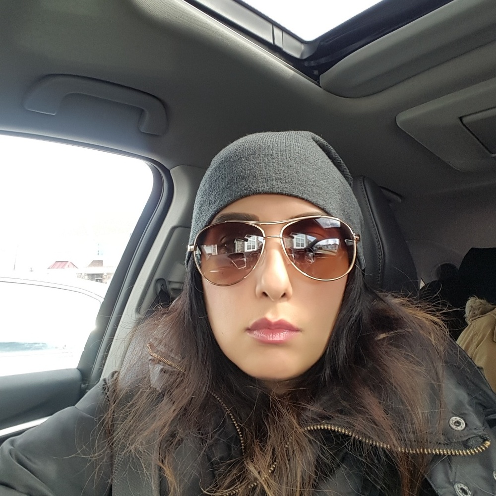 Meet your Posher, Aliza